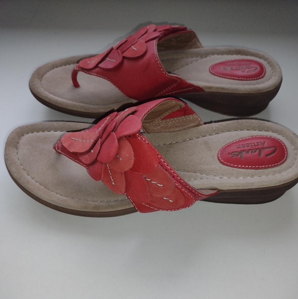 Clark's  Leather Floral Thong Sandals size 7
